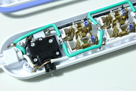 258293_wetcircuitspowerstripinsidetheheartofsafetysml.gif