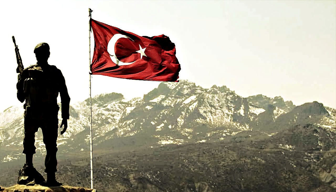 anli-sanli-turk-bayragi-zap-a-dikildi_159da0a5108372edd9c90e03324c8c6bd.jpg
