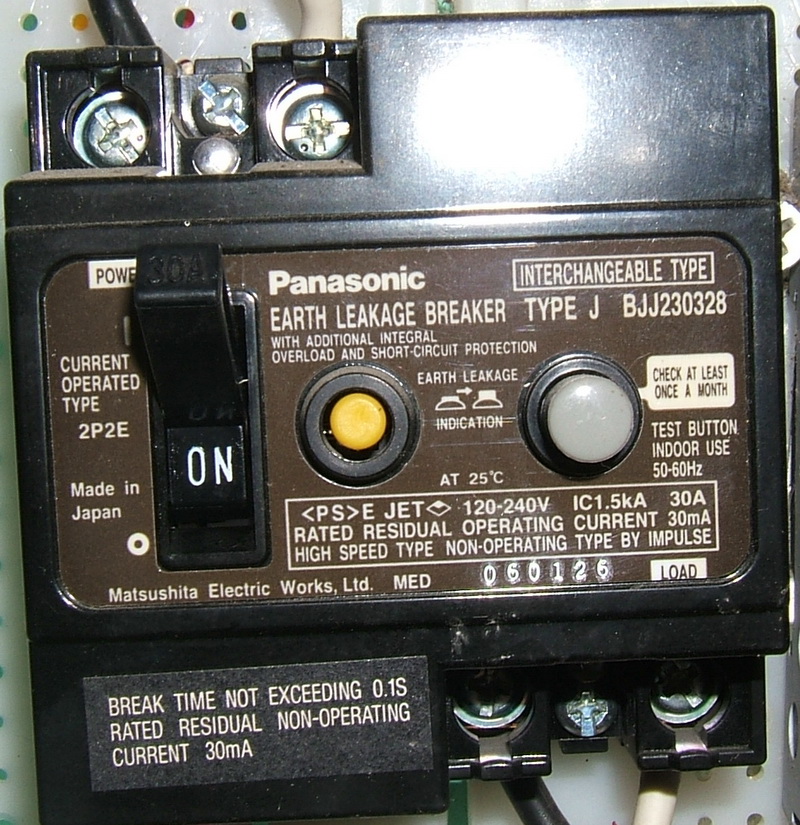 ELCB_Panasonic_30A_type_2P2E.jpg
