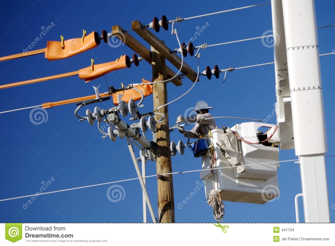 electric-utility-lineman-441734.jpg