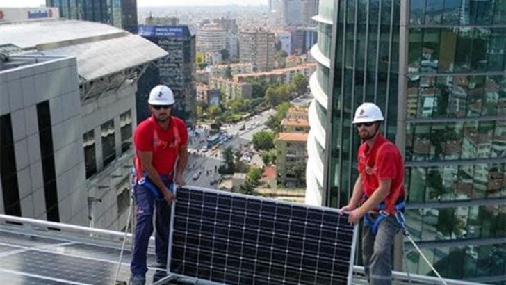 Solar enerji kullanan Türkiye’nin en yüksek binası oldu